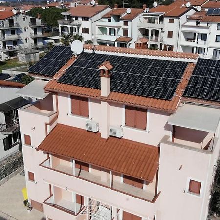 Apartments Zdjelar Πόρετς Εξωτερικό φωτογραφία