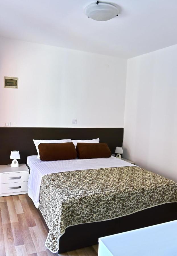 Apartments Zdjelar Πόρετς Δωμάτιο φωτογραφία