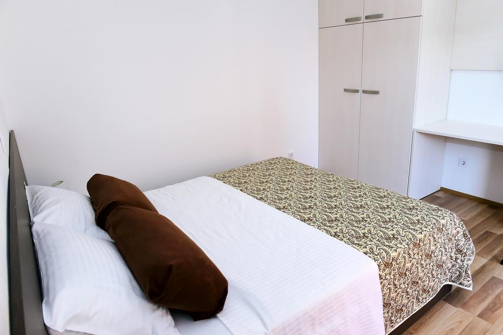 Apartments Zdjelar Πόρετς Εξωτερικό φωτογραφία