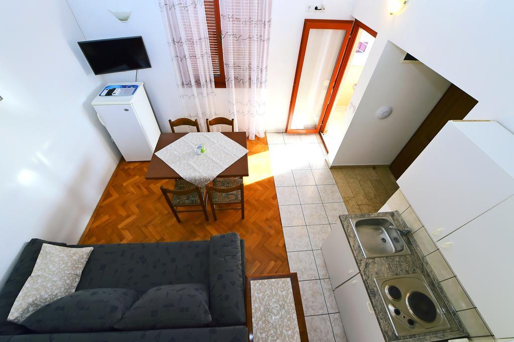 Apartments Zdjelar Πόρετς Εξωτερικό φωτογραφία