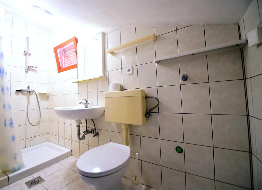 Apartments Zdjelar Πόρετς Εξωτερικό φωτογραφία