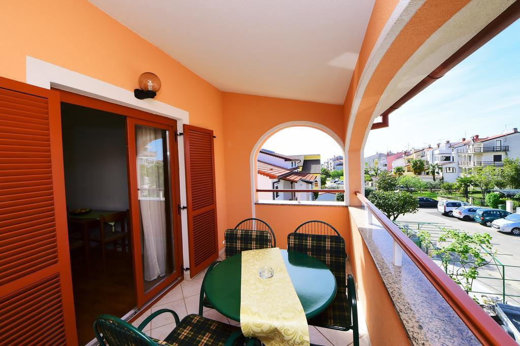 Apartments Zdjelar Πόρετς Εξωτερικό φωτογραφία