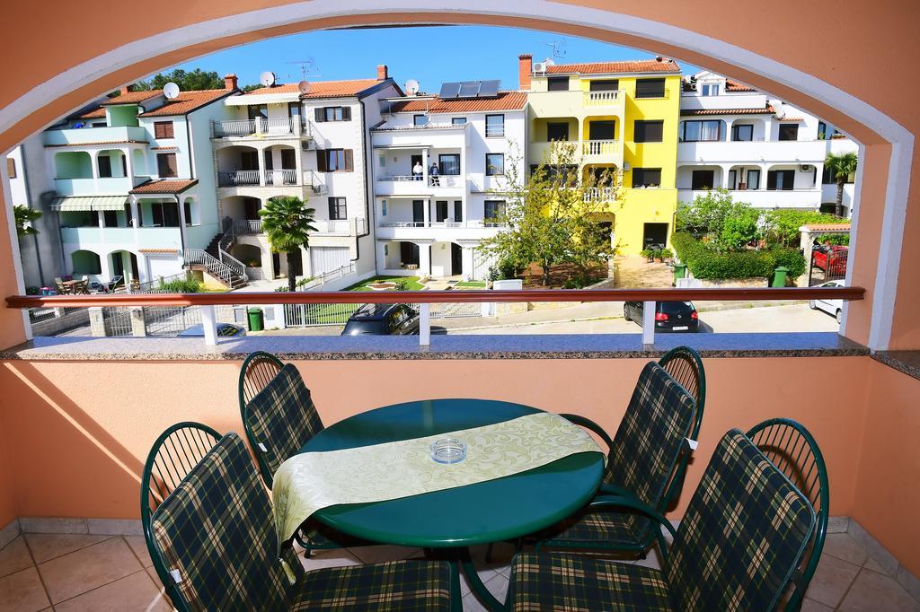 Apartments Zdjelar Πόρετς Εξωτερικό φωτογραφία