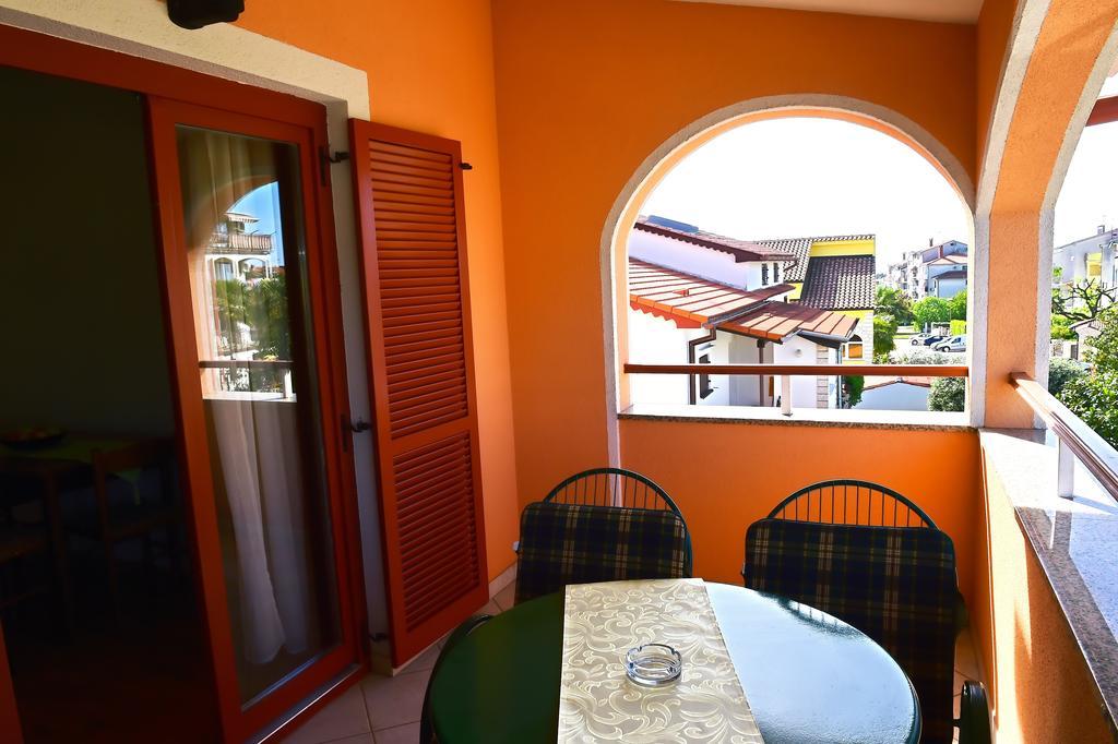 Apartments Zdjelar Πόρετς Εξωτερικό φωτογραφία