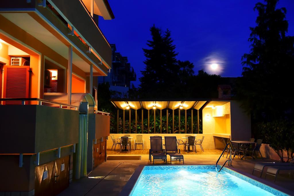 Apartments Zdjelar Πόρετς Εξωτερικό φωτογραφία
