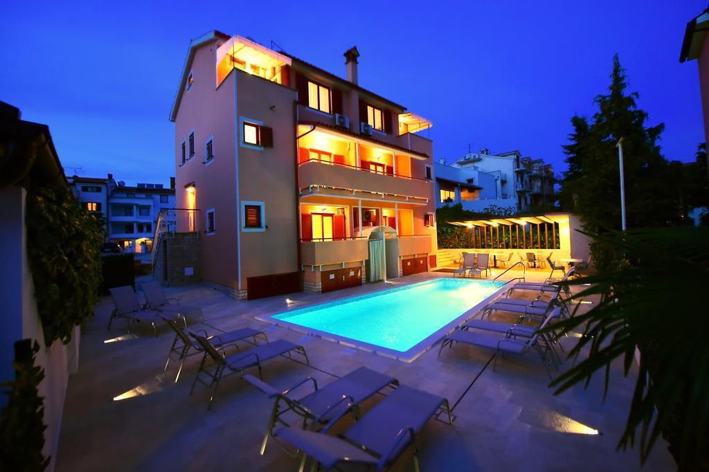 Apartments Zdjelar Πόρετς Εξωτερικό φωτογραφία