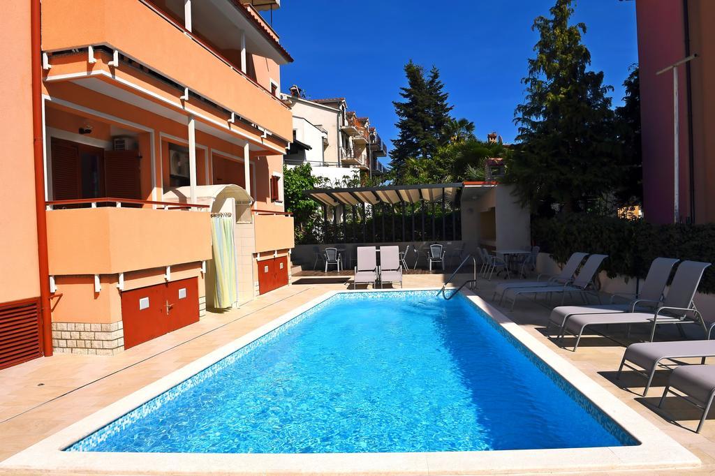 Apartments Zdjelar Πόρετς Εξωτερικό φωτογραφία