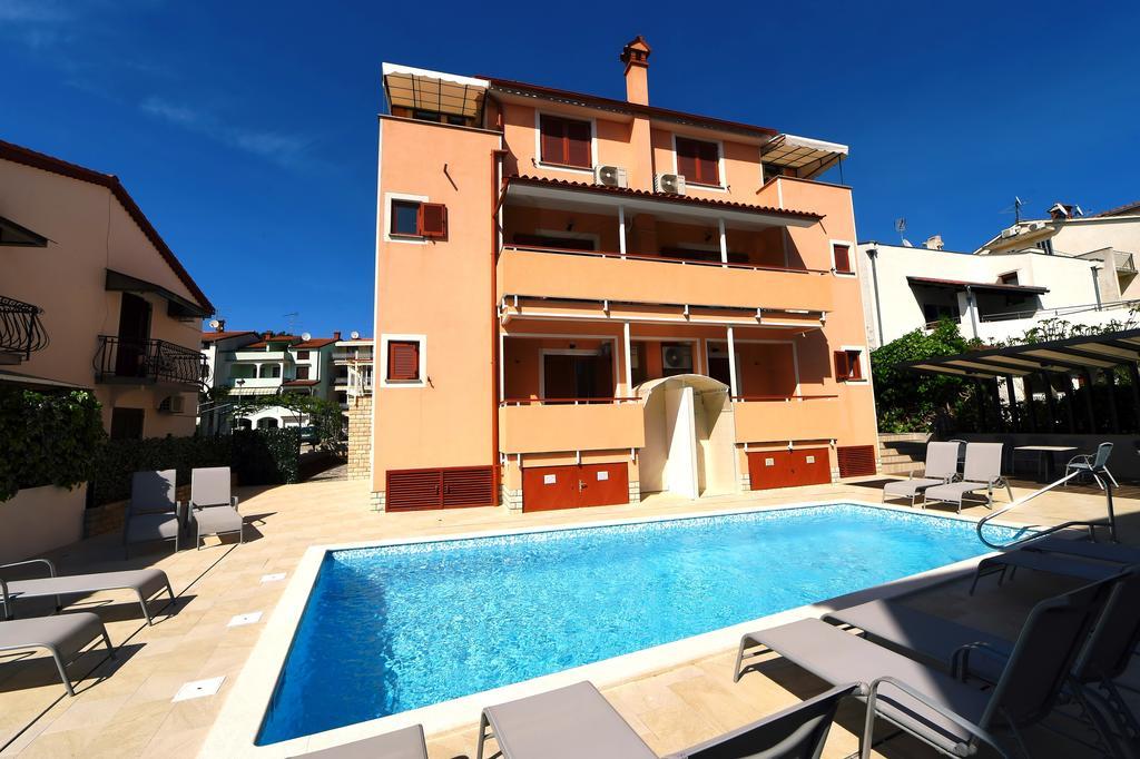 Apartments Zdjelar Πόρετς Εξωτερικό φωτογραφία