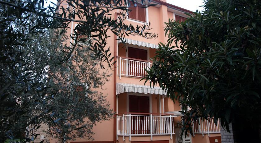 Apartments Zdjelar Πόρετς Εξωτερικό φωτογραφία